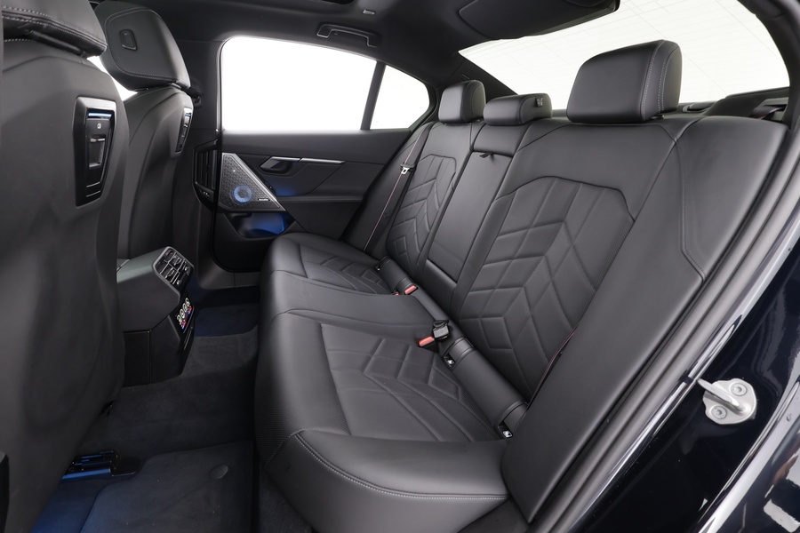 BMW i5 M60 vaihtoauto