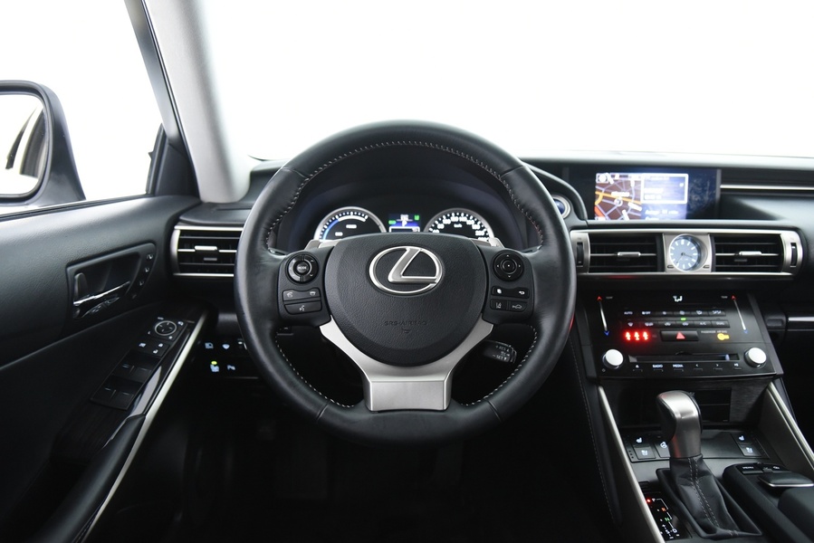 Lexus IS vaihtoauto
