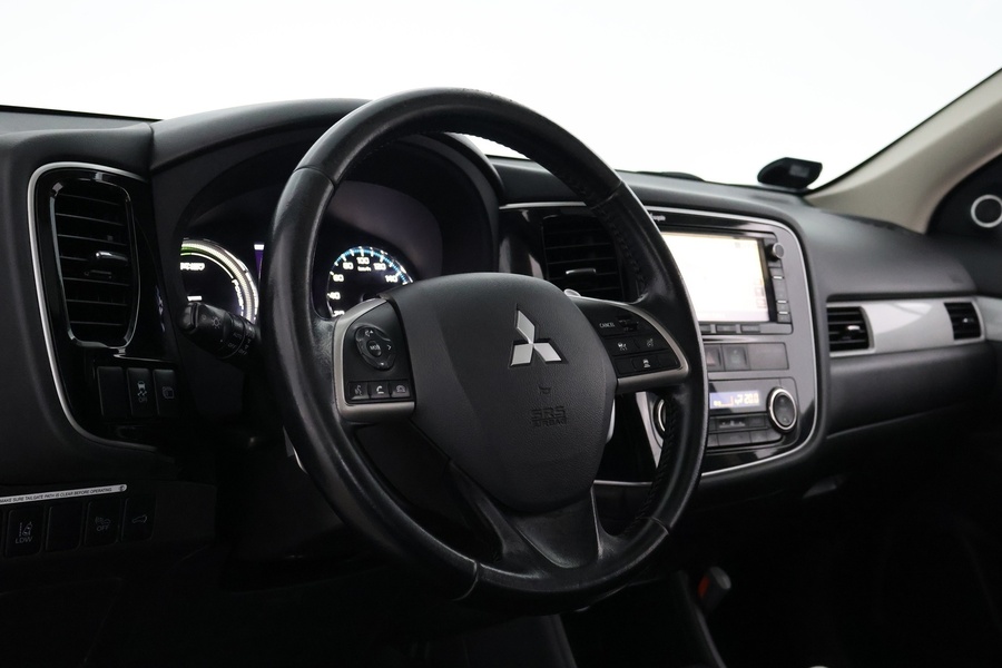 Mitsubishi Outlander PHEV vaihtoauto