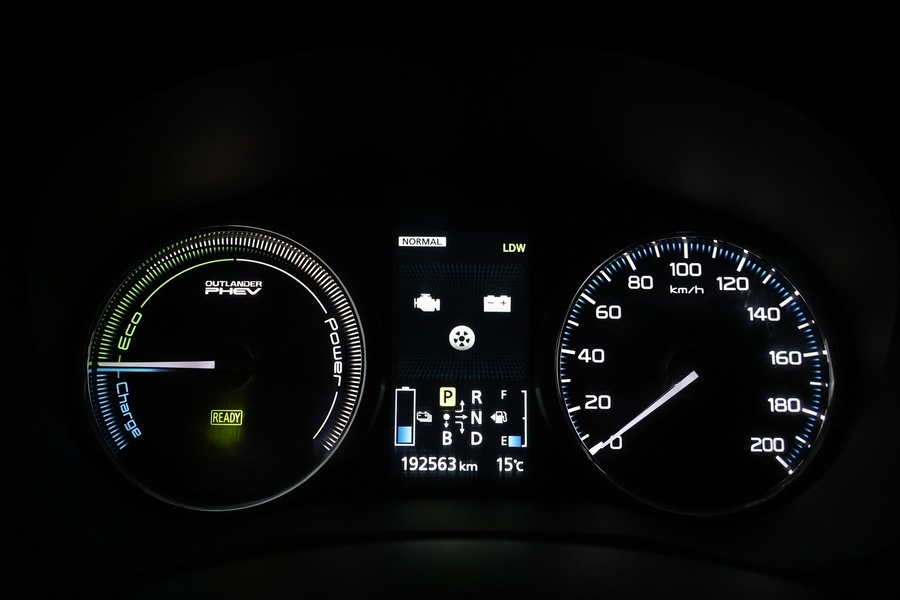 Mitsubishi Outlander PHEV vaihtoauto