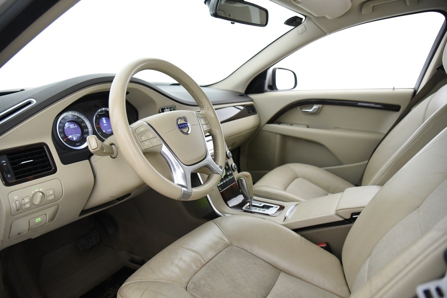 Volvo V70 vaihtoauto