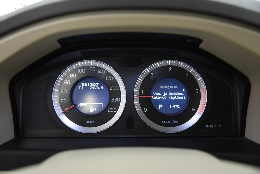 Volvo V70 vaihtoauto