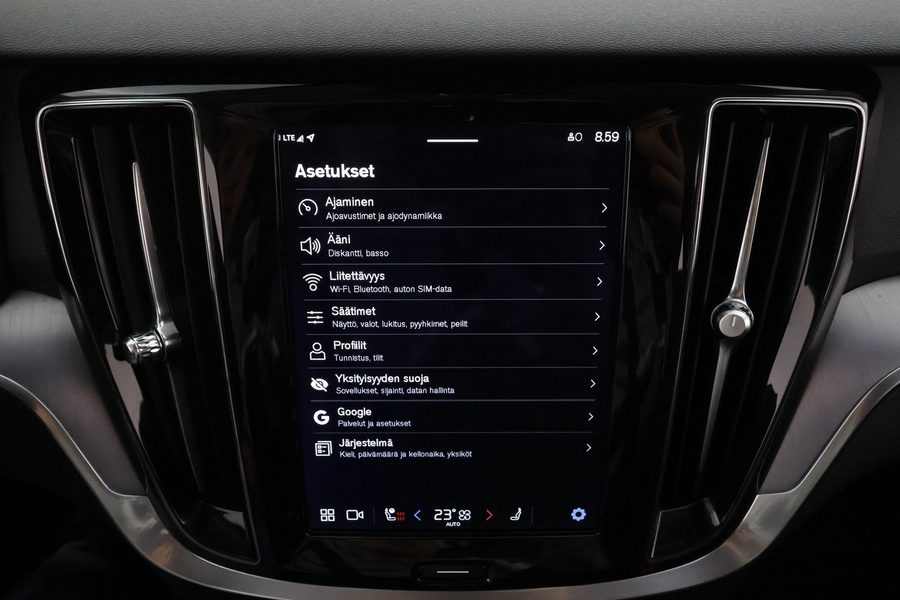 Volvo V60 Cross Country vaihtoauto