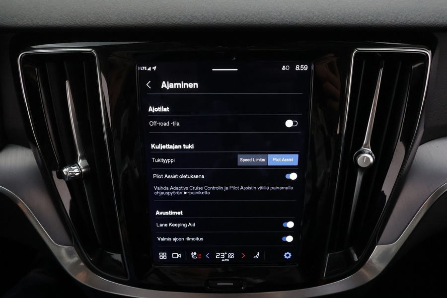 Volvo V60 Cross Country vaihtoauto