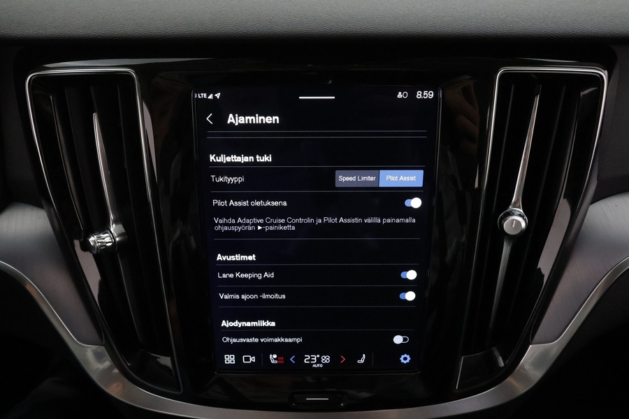 Volvo V60 Cross Country vaihtoauto