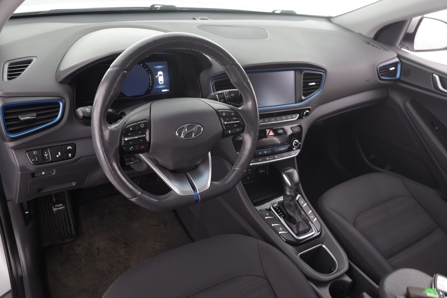 Hyundai IONIQ hybrid vaihtoauto