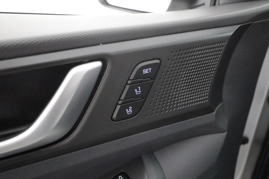 Hyundai IONIQ hybrid vaihtoauto