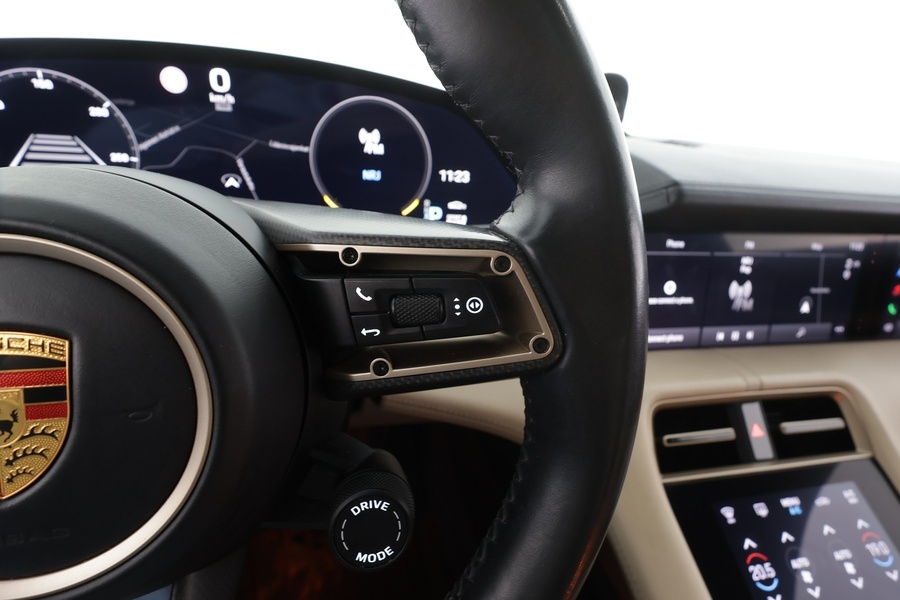 Porsche Taycan vaihtoauto