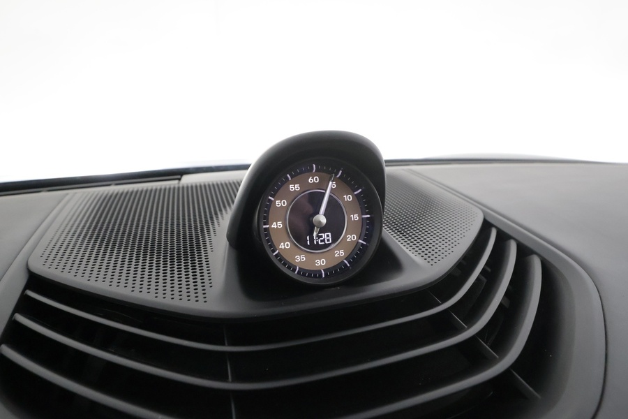 Porsche Taycan vaihtoauto