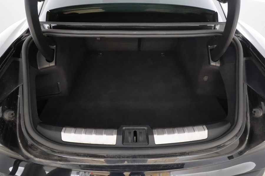 Porsche Taycan vaihtoauto