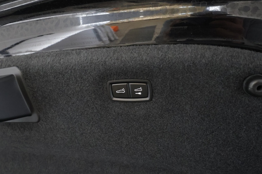 Porsche Taycan vaihtoauto