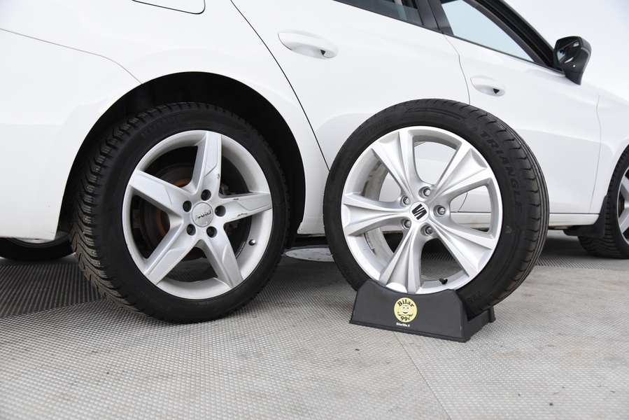 SEAT Leon Sportstourer vaihtoauto