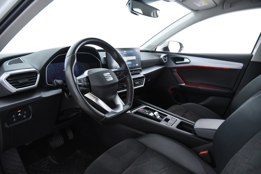 SEAT Leon Sportstourer vaihtoauto