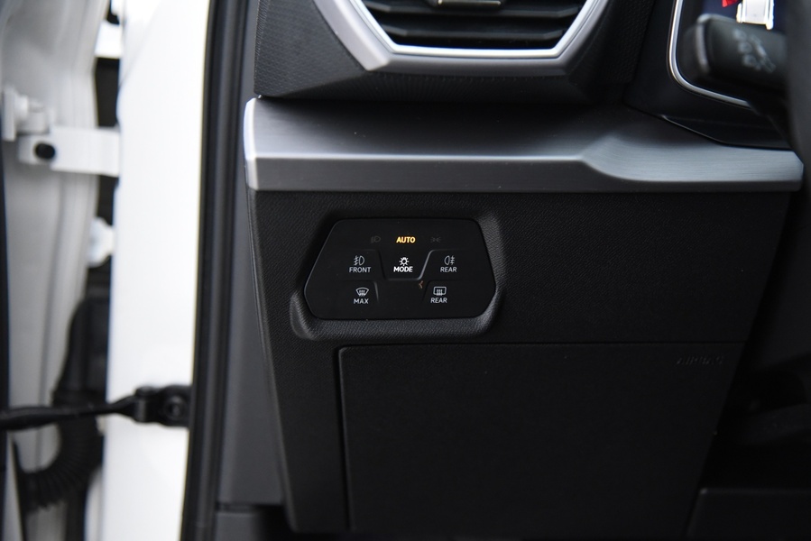 SEAT Leon Sportstourer vaihtoauto