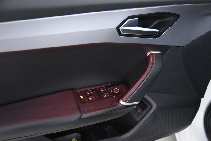 SEAT Leon Sportstourer vaihtoauto