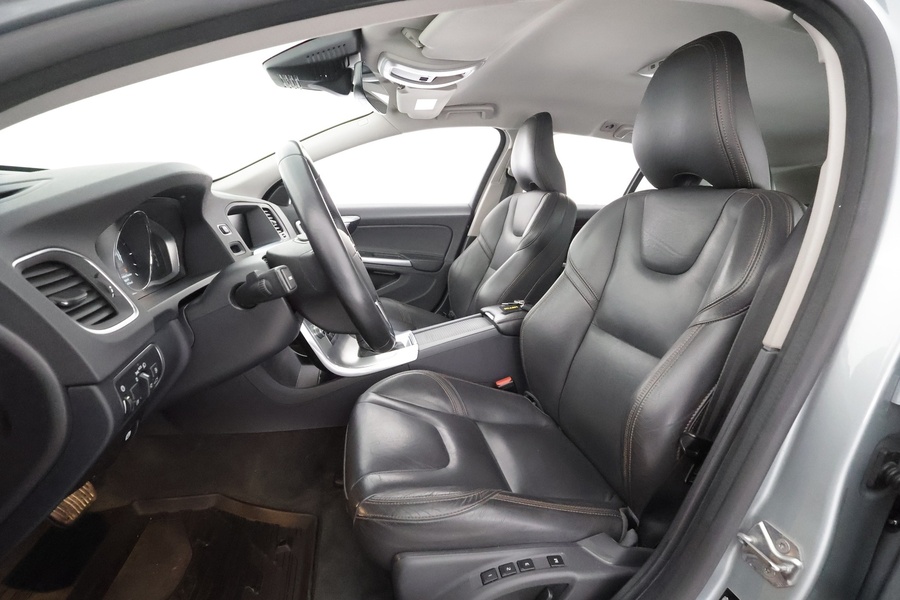 Volvo V60 Cross Country vaihtoauto