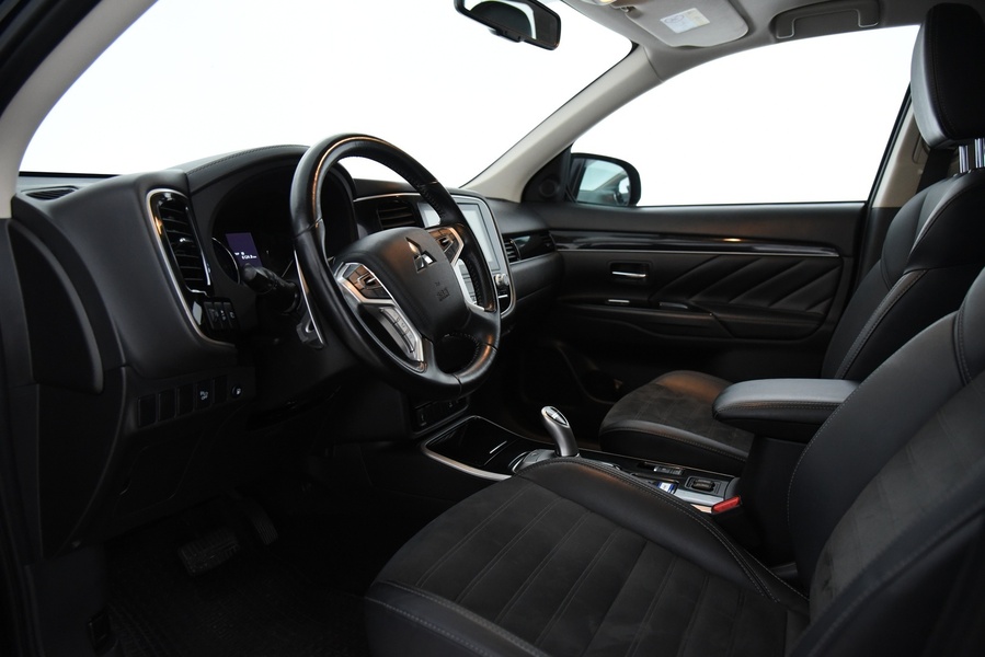Mitsubishi Outlander PHEV vaihtoauto