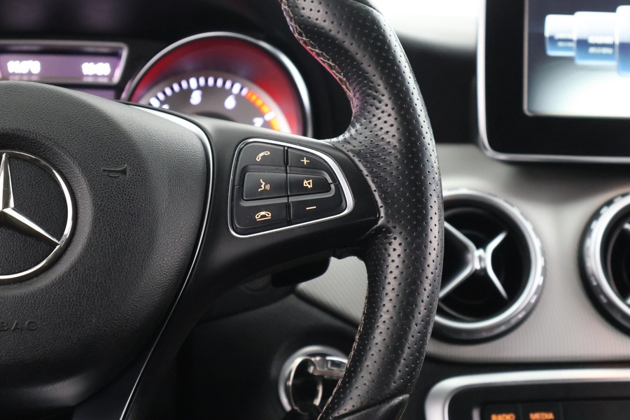 Mercedes-Benz GLA vaihtoauto