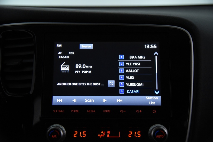 Mitsubishi Outlander PHEV vaihtoauto