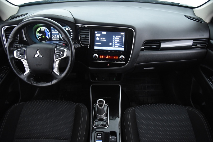 Mitsubishi Outlander PHEV vaihtoauto