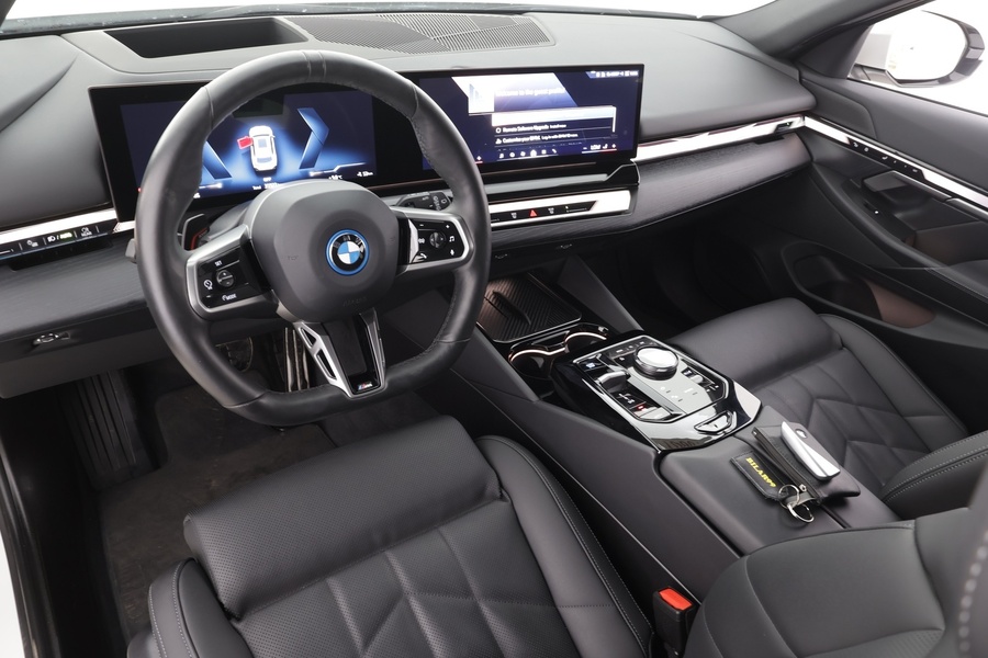 BMW i5 vaihtoauto