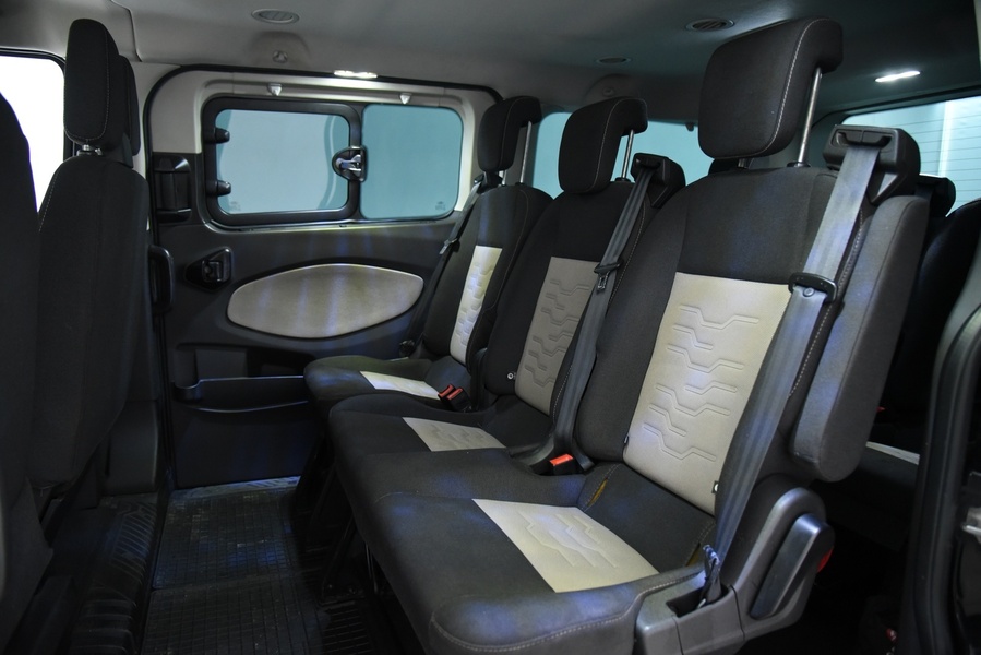 Ford Tourneo Custom vaihtoauto