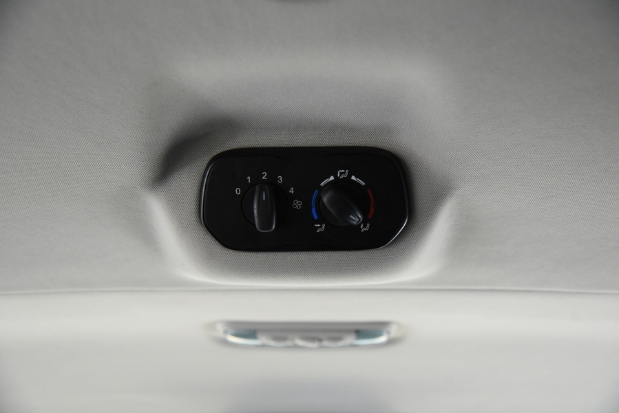 Ford Tourneo Custom vaihtoauto