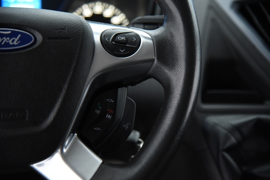 Ford Tourneo Custom vaihtoauto