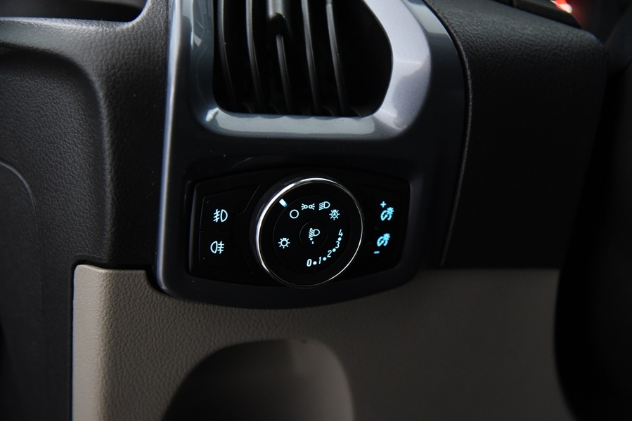 Ford Tourneo Custom vaihtoauto