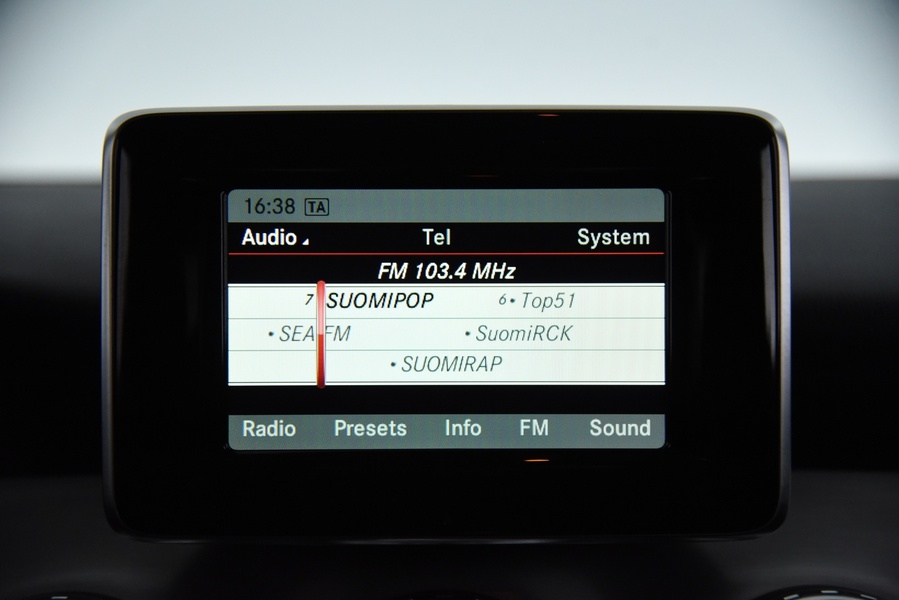 Mercedes-Benz GLA vaihtoauto