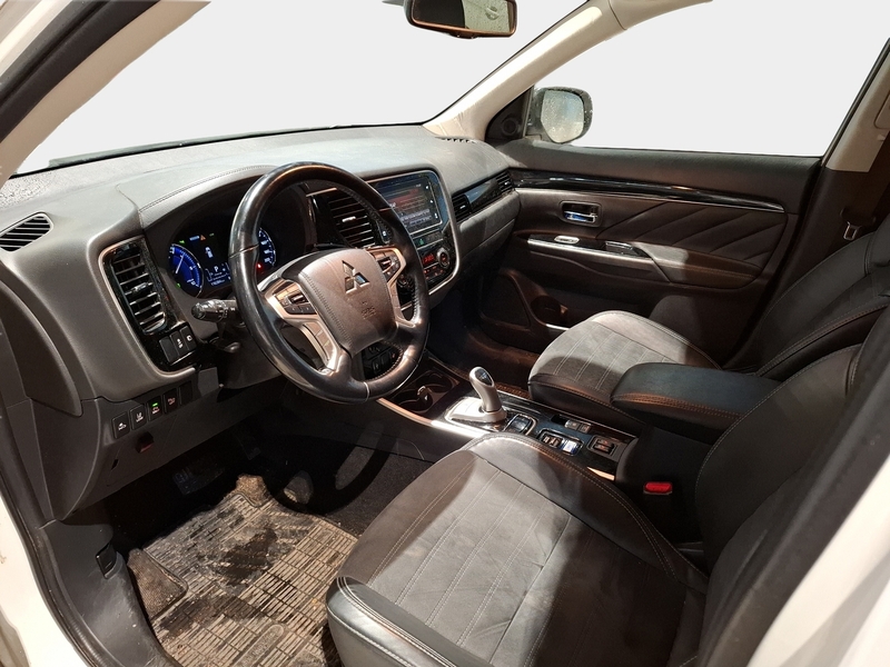 Mitsubishi Outlander PHEV vaihtoauto
