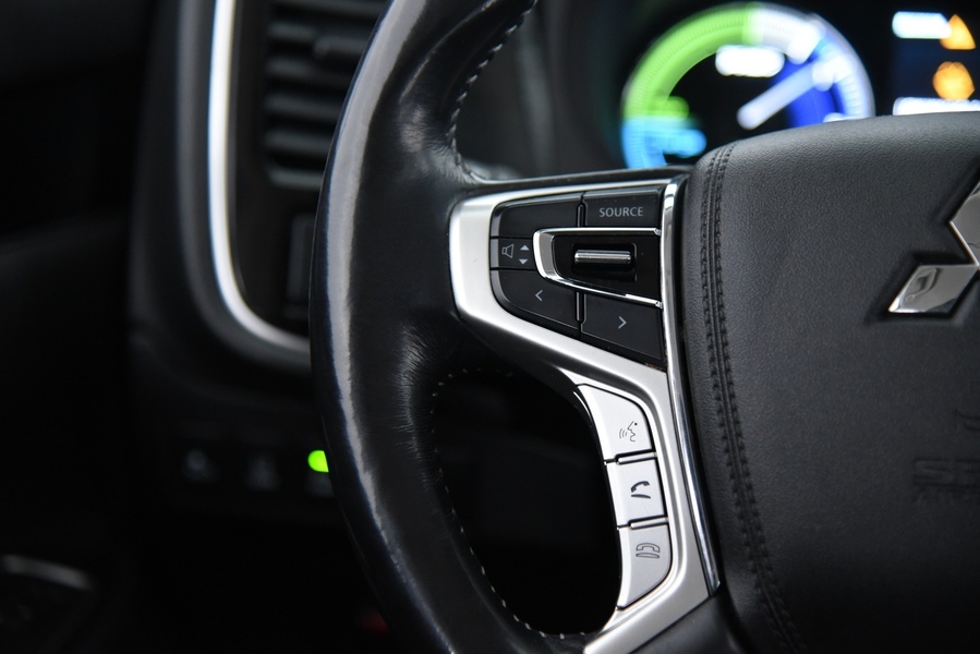 Mitsubishi Outlander PHEV vaihtoauto