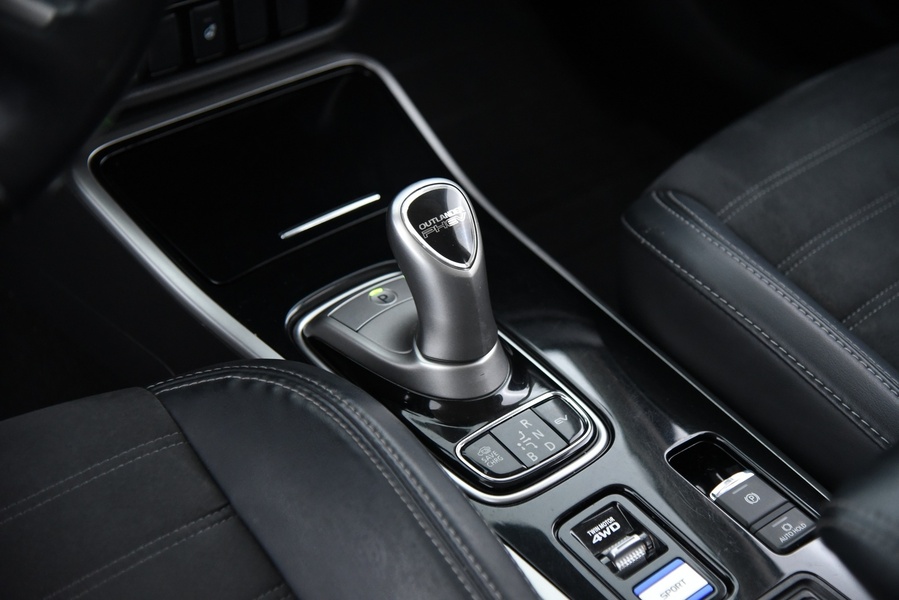 Mitsubishi Outlander PHEV vaihtoauto