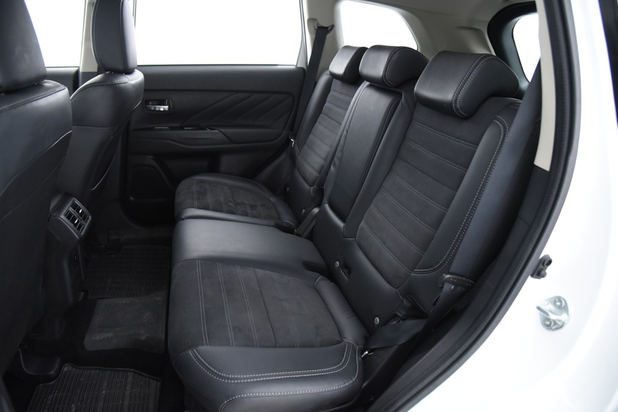 Mitsubishi Outlander PHEV vaihtoauto