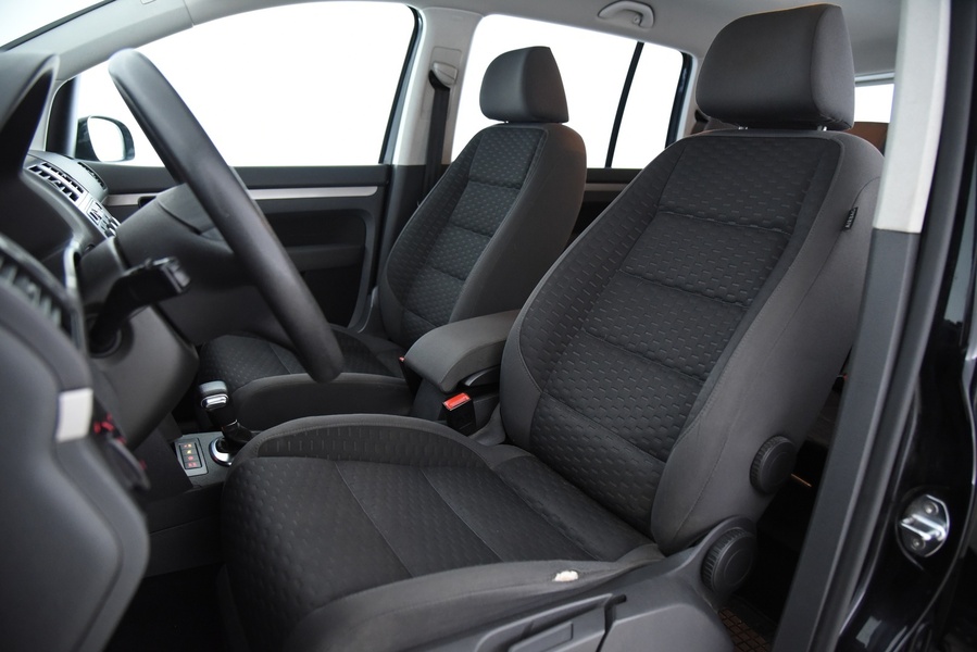 Volkswagen Touran vaihtoauto