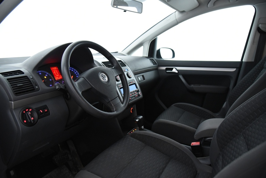 Volkswagen Touran vaihtoauto