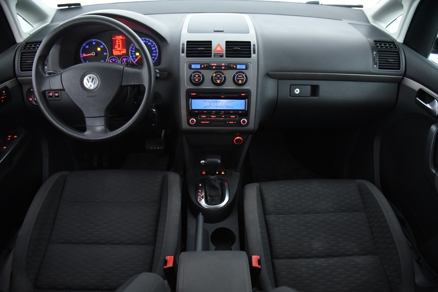 Volkswagen Touran vaihtoauto