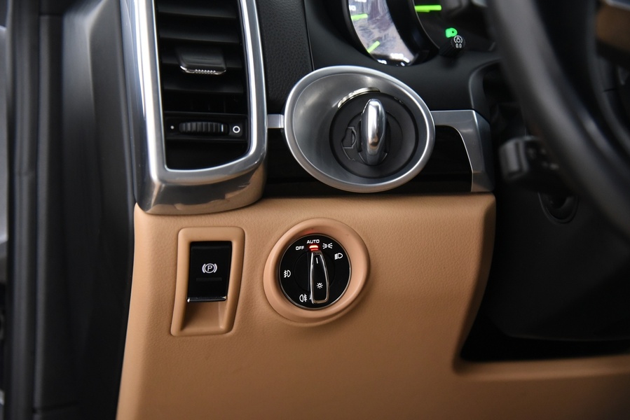 Porsche Cayenne vaihtoauto