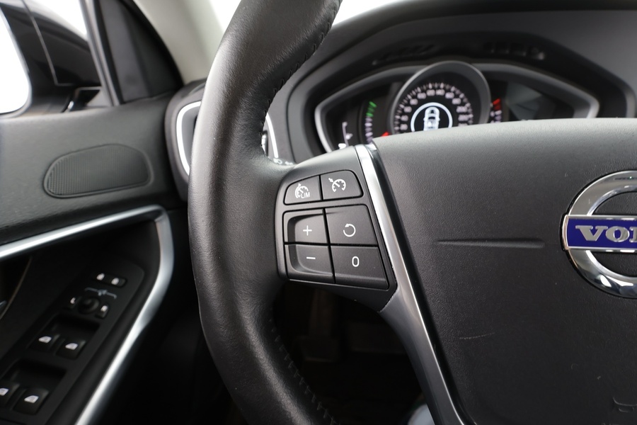 Volvo V40 Cross Country vaihtoauto