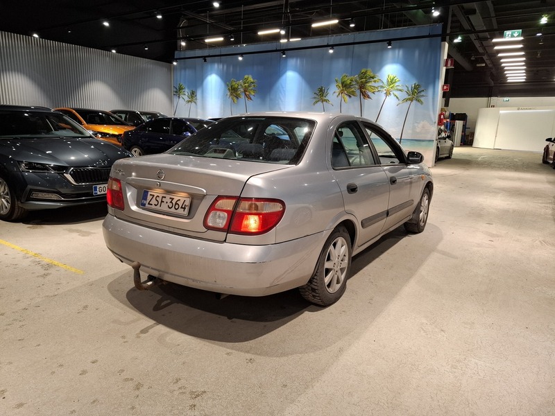 Nissan Almera vaihtoauto