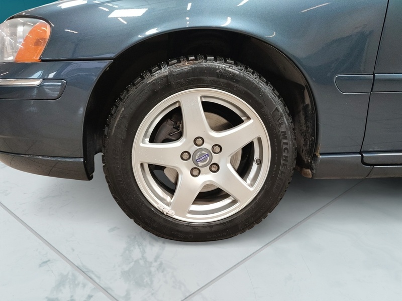 Volvo V70 vaihtoauto