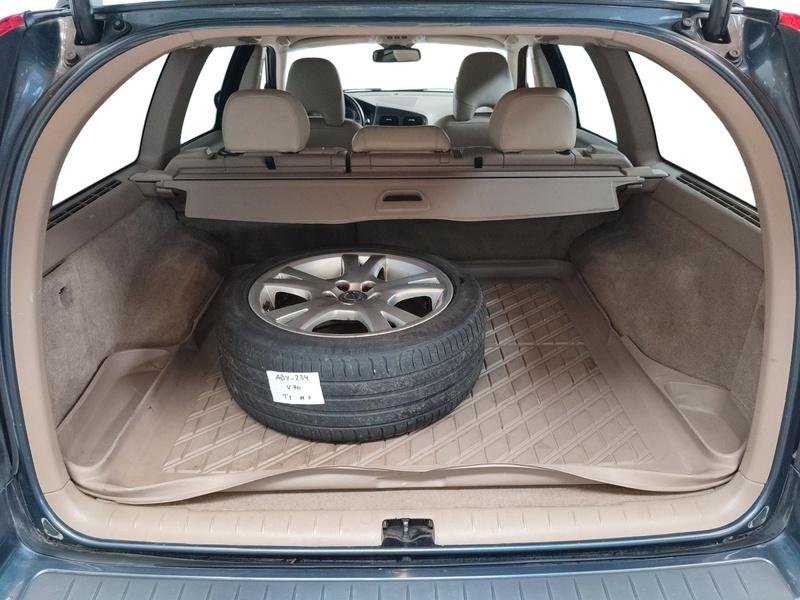 Volvo V70 vaihtoauto