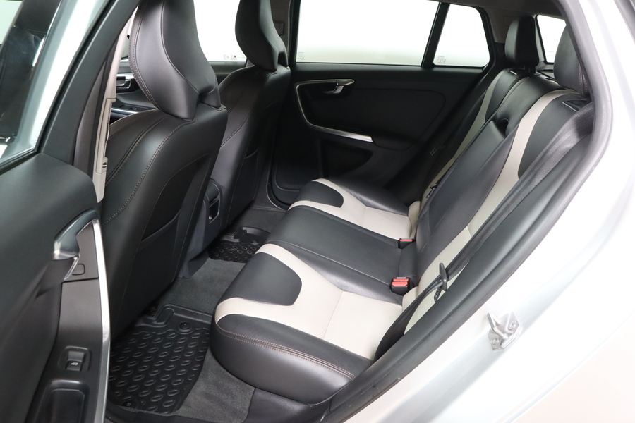 Volvo V60 Cross Country vaihtoauto