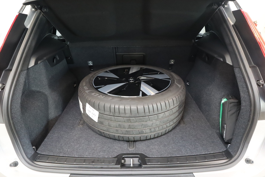 Volvo EX40 vaihtoauto