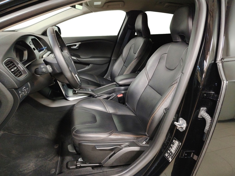 Volvo V40 Cross Country vaihtoauto