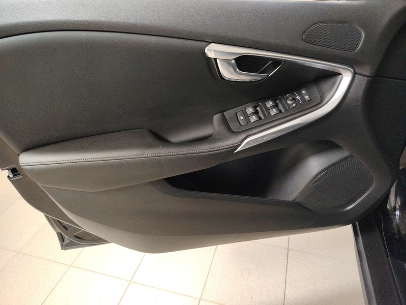 Volvo V40 Cross Country vaihtoauto