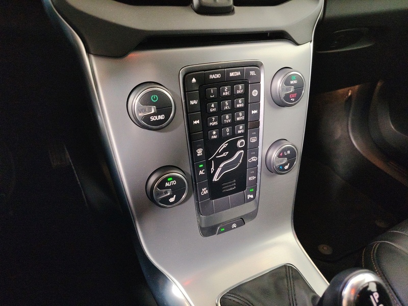 Volvo V40 Cross Country vaihtoauto