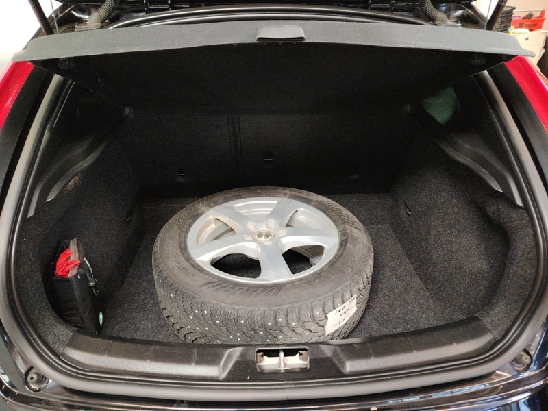 Volvo V40 Cross Country vaihtoauto