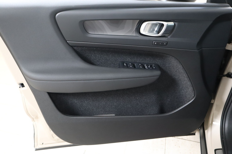 Volvo EX40 vaihtoauto