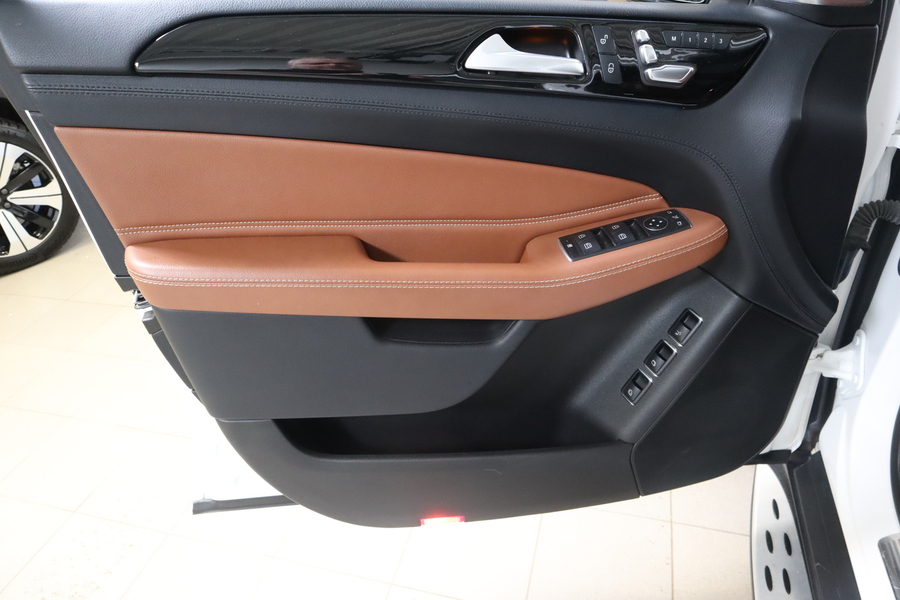 Mercedes-Benz GLS vaihtoauto